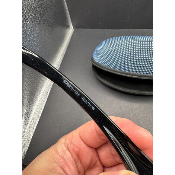 Kenneth Cole Reaction Sunglasses KC1079 00B5 Black With Case - Picture 5 of 11